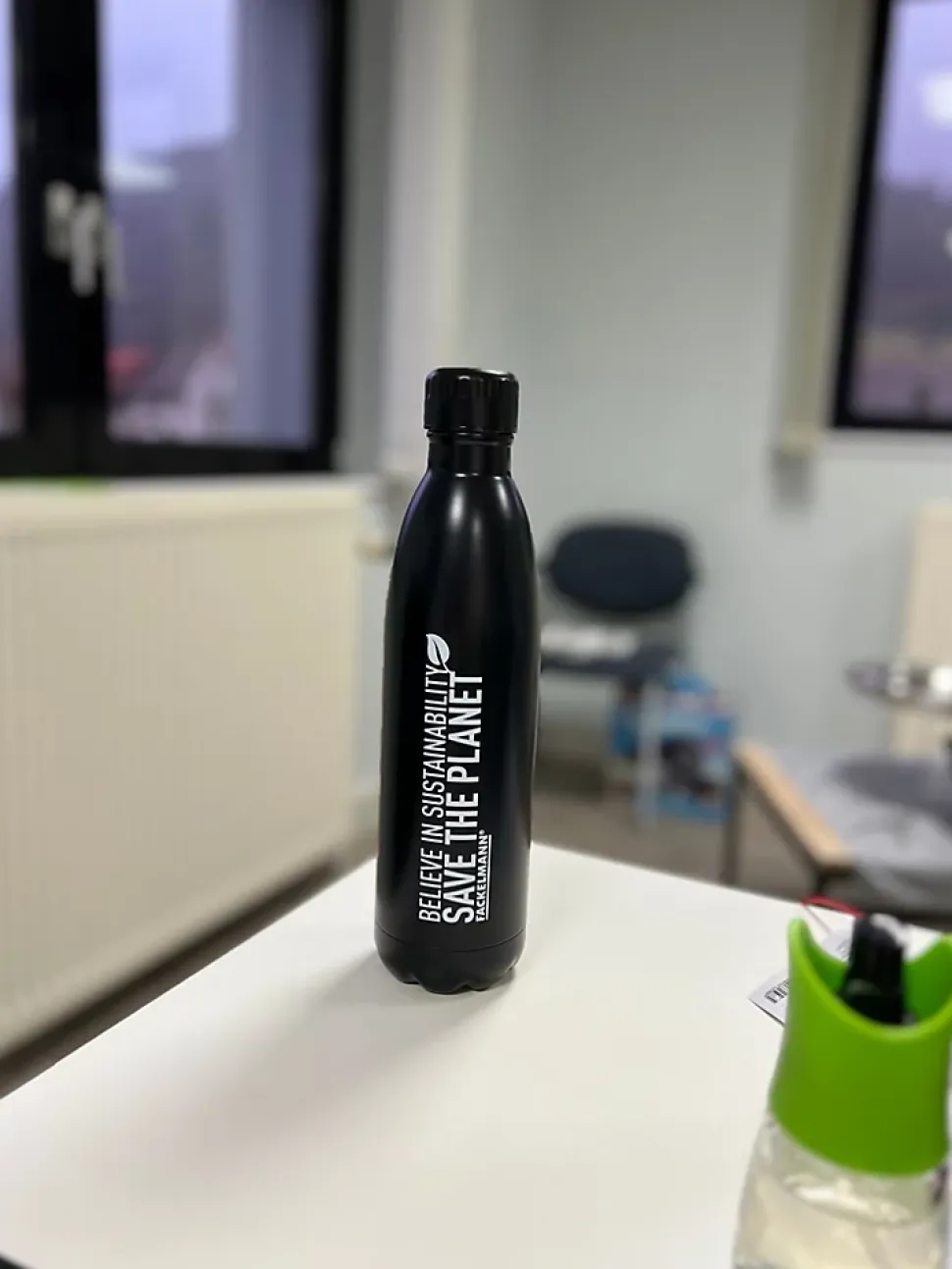 Bouteille isotherme 750 ml coloris aléatoire Fackelmann Move