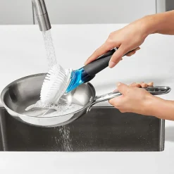 Brosse à Vaisselle Distributrice De Savon Avec Manche - Oxo