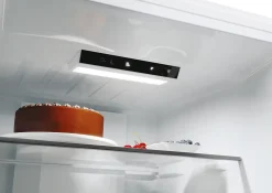 CANDY Réfrigérateur combiné CNCQ2T618EW