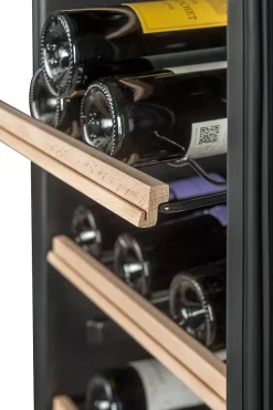 Cave a vin de vieillissement - LA SOMMELIERE - CTPNE147E - 147 bouteilles - Porte pleine - Classe E - 54 x 60 x 167,4 cm - Noir