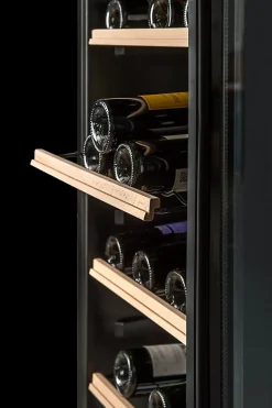 Cave a vin de vieillissement - LA SOMMELIERE - CTVNE147 - 147 bouteilles - Porte vitrée - Classe G - 54,5 x 60,4 x 167,4 cm - Noir