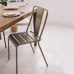 Chaise en métal bistrot taupe Oviala