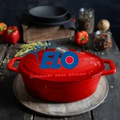 Cocotte ovale en fonte émaillée 33 cm de long rouge cerise 4,9 L Elo