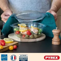 Cocotte ronde Pyrex 1,6 L modèle 1450096 en verre borosilicate avec couvercle
