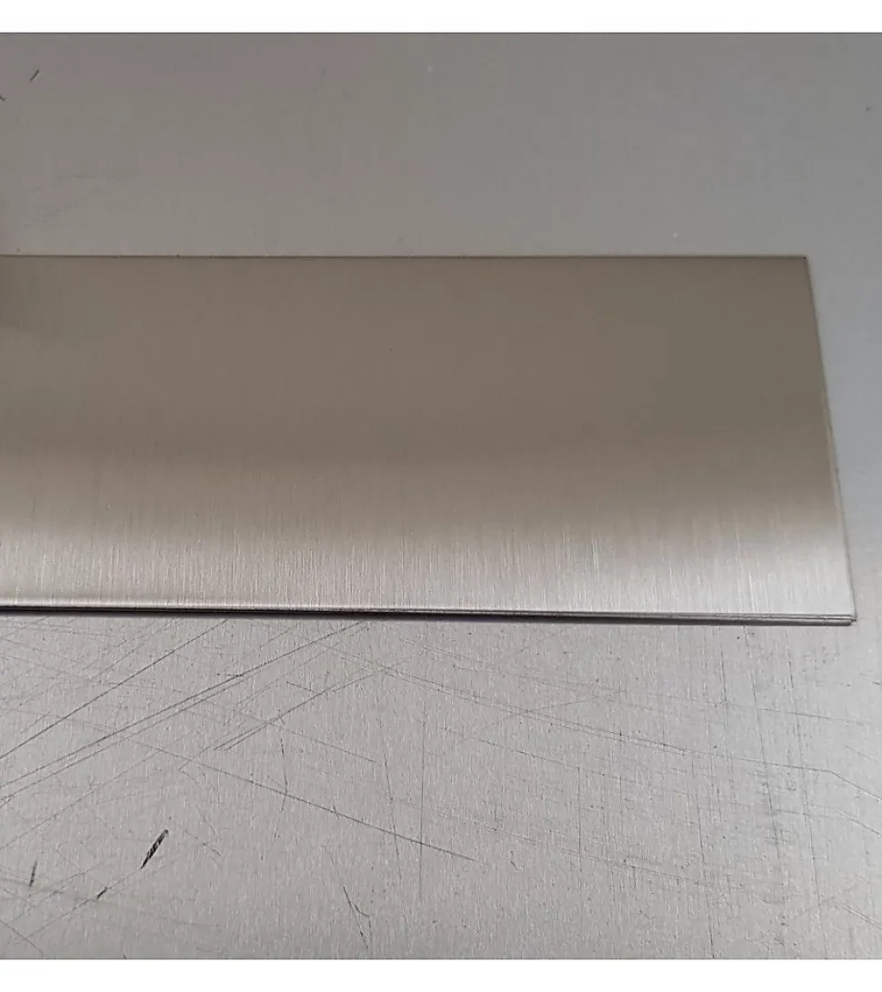 Crédence - Fond de hotte - Inox Brossé - H550mm x L500mm de 1mm