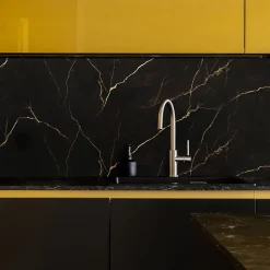 Crédence cuisine adhésive en vinyle imitation marbre noir et or, 200 x 40 cm, design raccordable