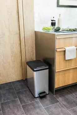 DECO SLIM BIN Poubelle rectangulaire à pédale 25L - Veba