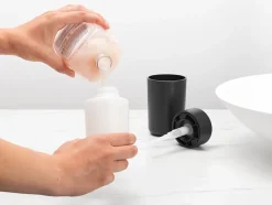 Distributeur de savon 250 ml effet grès noir Renew Brabantia