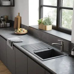 Evier 1 bac avec égouttoir 840 HANSGROHE S52 synthèse noir