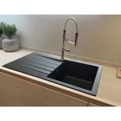 Evier 1 grande cuve 1 égouttoir en résine noir Essebagno Sierra