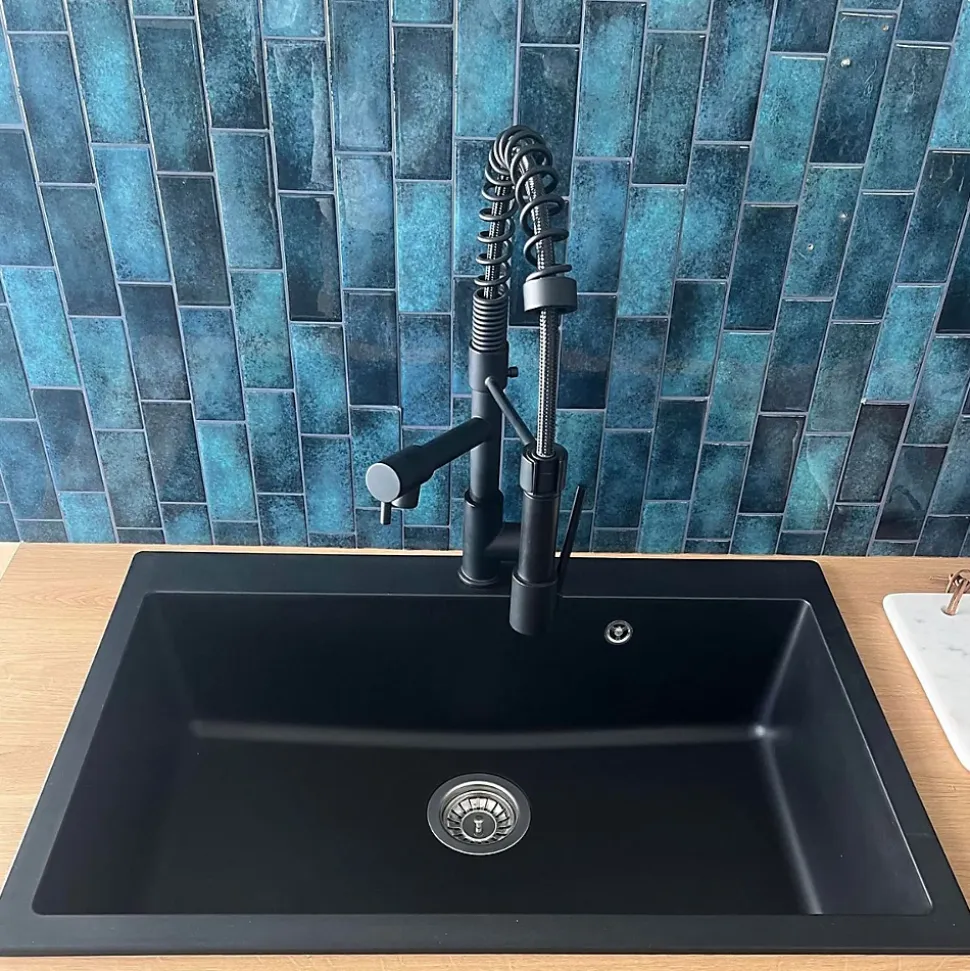 Evier 1 grande cuve seule 76x50 en résine noir Essebagno Sierra