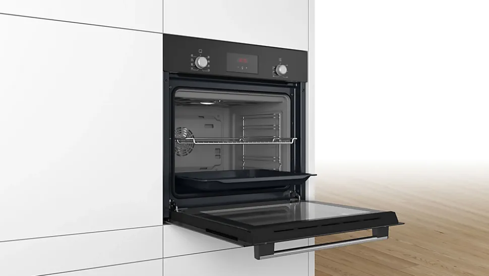 Four encastrable à convection noir 66 L Bosch HBF153EB0