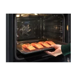 Four vapeur intégrable 70l 60cm Electrolux EOB8S39Z1