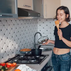 Hotte casquette 60cm classe a+ 220m3h 3 vitesses évacuation ou recyclage noir Ciarra CD6903DB