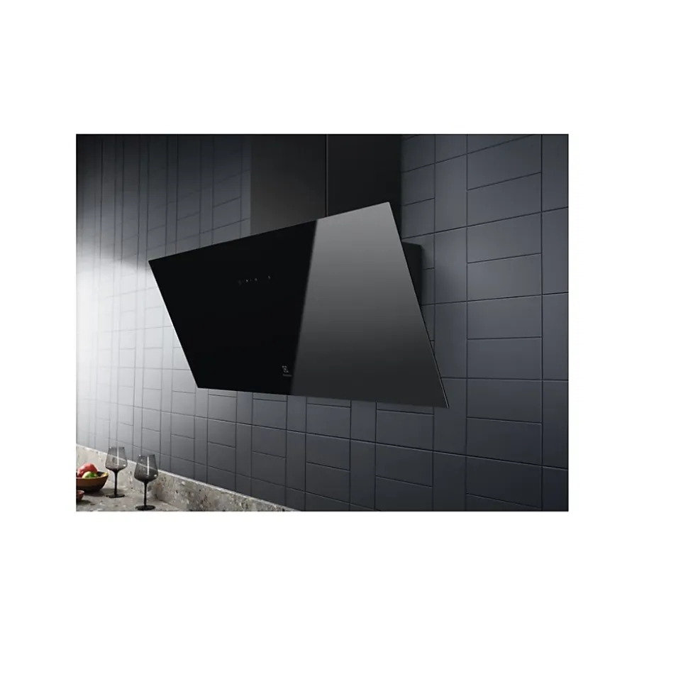 Hotte décorative 90cm 67db 535m3/h noir Electrolux LFV339K
