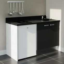 Kitchenette K17 - 140 cm - façades Noir - Plan monobloc en quartz coloris Nero évier à droite - Electroménager Blanc