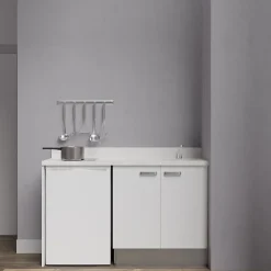 Kitchenette K17 - 140 cm - façades Blanc - Plan monobloc en quartz coloris Snova évier à droite