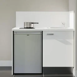 Kitchenette K08 façades Blanc - Plan de travail Blanc - Crédences : Oui - Evier inox - Electroménager Inox inclus