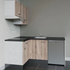 Kitchenette KA02 façades Bois - Plan de travail Noir texturé - Crédences : Non - Evier inox - Electroménager Inox inclus