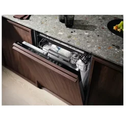 Lave-vaisselle tout intégré 60 cm ELECTROLUX EEC87400L