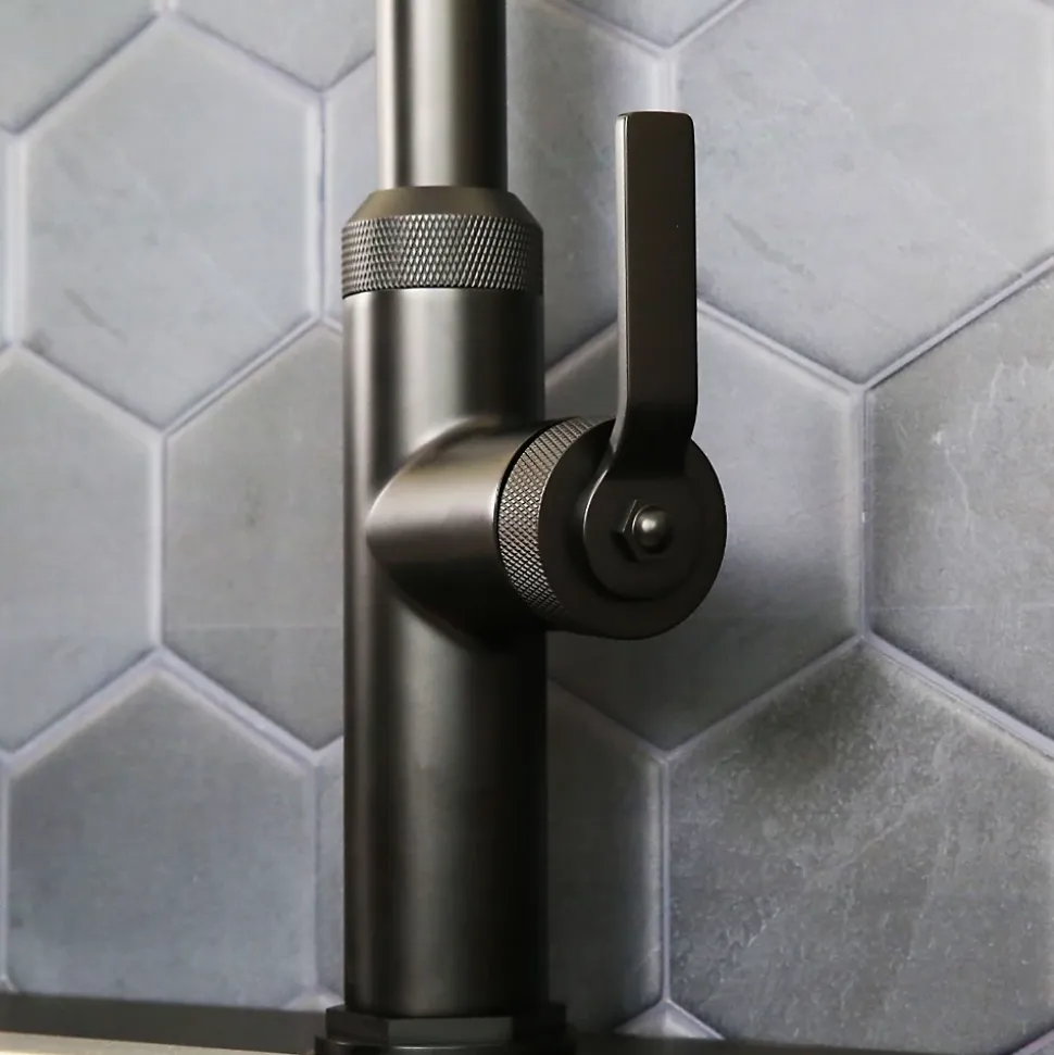 Mitigeur évier à douchette extractible noir mat Essebagno Molette