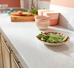 Plan de travail aggloméré aspect pierre blanche mouchetée GoodHome Berberis L.300 x l.62 x Ép.3,8 cm