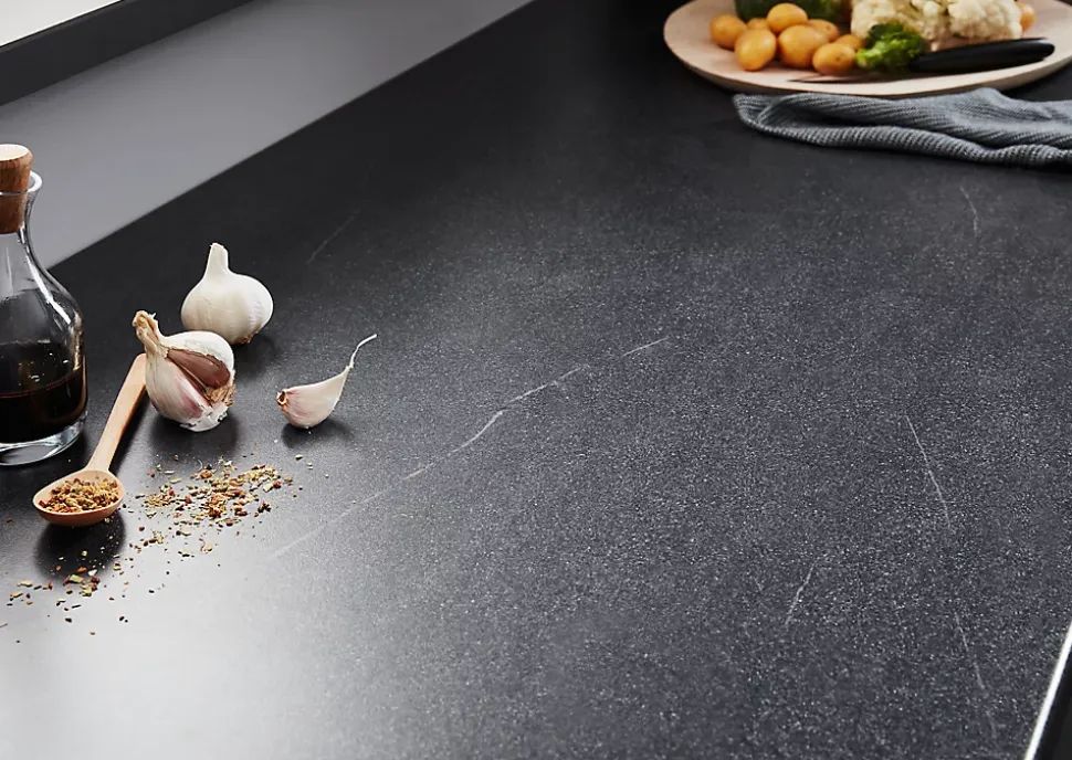 Plan de travail aggloméré aspect pierre foncée GoodHome OPP L.180 x l.62 x Ép.2,8 cm
