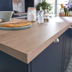 Plan de travail stratifié aspect chêne GoodHome Kala L.300 x l.62 x Ép.3,8 cm