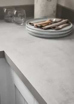 Plan de travail stratifié gris effet béton L.300 x l.62 x ép.3,8 cm, GoodHome Kala