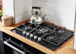 Plaque de cuisson gaz 5 foyers Cooke & Lewis coloris noir l.75 x P.52,3 x H.9,5 cm