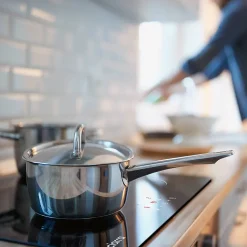 Plaque de cuisson induction 4 foyers 6000W L59xP52cm commande tactile 9 niveaux de puissance Ciarra CD4BIH-C