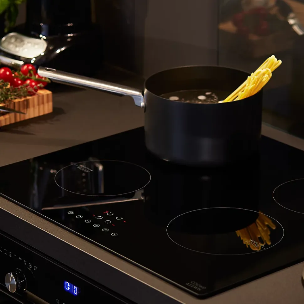 Plaque de cuisson induction 4 foyers Cooke & Lewis coloris noir l. 59 x P. 52 x H. 6,5 cm