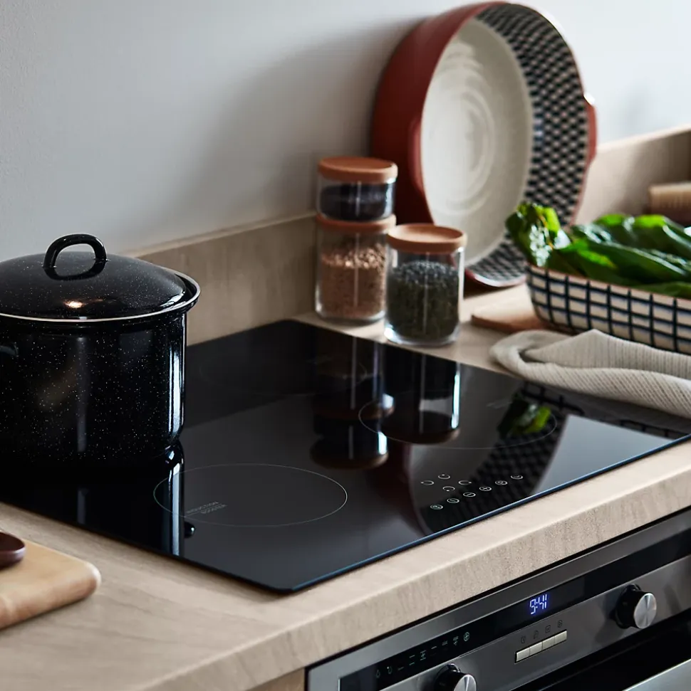 Plaque de cuisson induction 4 foyers Cooke & Lewis coloris noir l. 59 x P. 52 x H. 6,5 cm