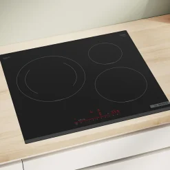 Plaque de cuisson induction 3 foyers - coloris noir - l.59,2 x P.52,2 x H.5,1 cm - Bosch PIJ631HB1E