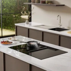 Plaque Induction Aspirante 83cm Plaque avec Hotte intégrée 500m3h Filtre à Plasma A+ Booster 2 Flexizones CIARRA