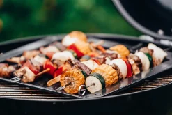 Plaque ondulée et perforée pour four et barbecue en tôle 38 x 33 cm FM Professional Barbecue