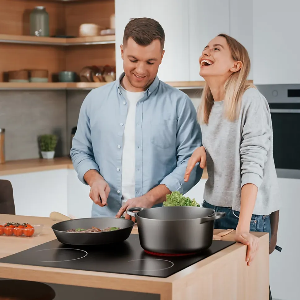 Plaque Vitrocéramique 4 Foyers Encastrable 6000W 9 Niveaux Minuterie 99 Min Commande Tactile Sécurité Enfant CDVER604 CDV