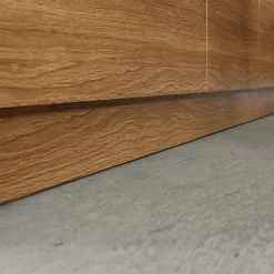 Plinthe de cuisine Goodhome Chia chêne fumé H. 15 cm x l. 2.4 m x Ep. 16 mm