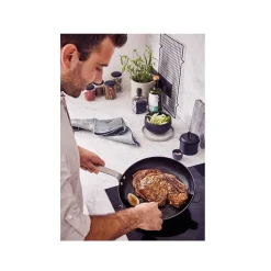 Poêle antiadhésive 28cm Beka 101044