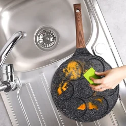 Poêle Œufs Granit 7 Alvéoles de 8 cm Antiadhésive Black Wood 26 cm