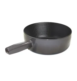 Poêlon savoyard en fonte émaillée 20cm taupe Invicta PUV102977 ambiance