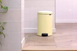 Poubelle à pédale coloris jaune Brabantia NewIcon 20 L