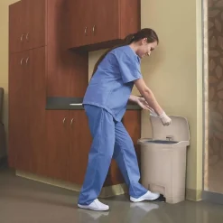 Poubelle à Pédale Frontale Slim Jim Beige 30L - Rubbermaid