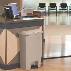 Poubelle à Pédale Frontale Slim Jim Beige 50L - Rubbermaid