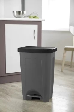 Poubelle à pédale grise 40 L Sundis Mutsu
