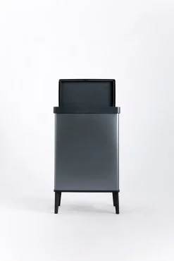 Poubelle de cuisine à couvercle basculant push bleu 54 L Keter Verto