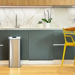 Poubelle de cuisine à ouverture automatique Kitchen Move Silverlake inox 70 L