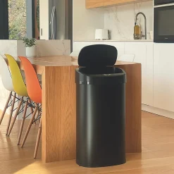 Poubelle de cuisine à ouverture automatique Kitchen Move Majestic noir 58 L