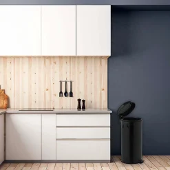 Poubelle de cuisine à pédale Kitchen Move Brooklyn noir 30 L