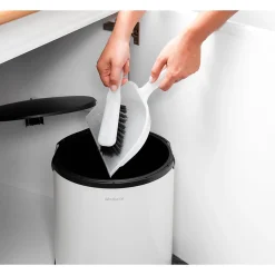 Poubelle de porte à fixer Brabantia Built-In Bin 15 L blanc